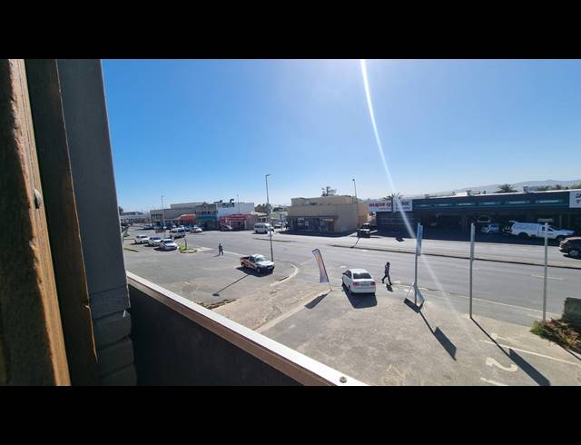 700M² BUILDING FOR SALE IN OBSERVATORY